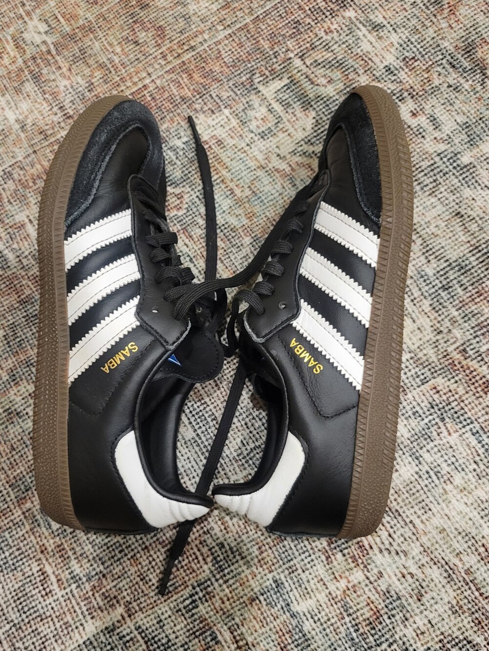 Adidas Samba OG Sneakers in Black and White gum sole boys Size 3.